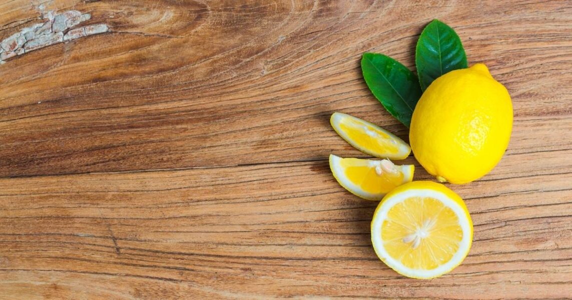 カクテル用のレモンを搾るときに必要な道具